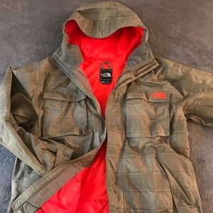 The North Face snowboard ski jacket. Shell